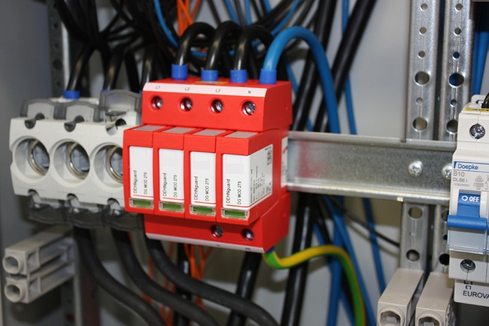 U berspannungsschutz bei Elektro Kraus in Langensendelbach